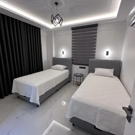 Sahra Premium - Luxury 4 Bedroom With Private Pool & Garden In Dalyan Center *