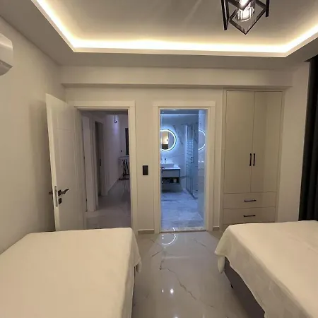 Villa Sahra Premium - Luxury 4 Bedroom With Private Pool & Garden In Dalyan Center *