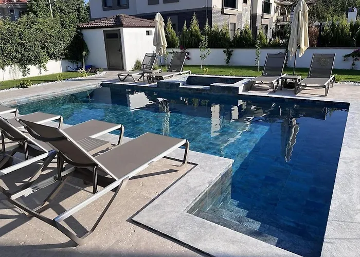 Sahra Premium - Luxury 4 Bedroom With Private Pool & Garden In Dalyan Center * Ortaca