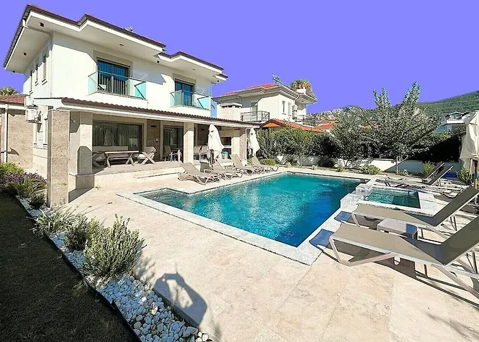 Sahra Premium - Luxury 4 Bedroom With Private Pool & Garden In Dalyan Center * Ortaca