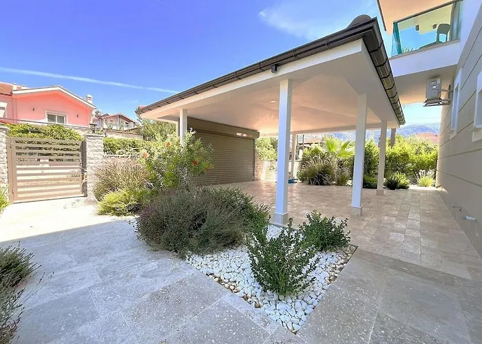 Villa Sahra Premium - Luxury 4 Bedroom With Private Pool & Garden In Dalyan Center *