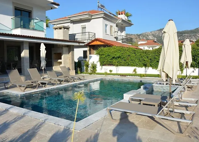 Sahra Premium - Luxury 4 Bedroom With Private Pool & Garden In Dalyan Center *