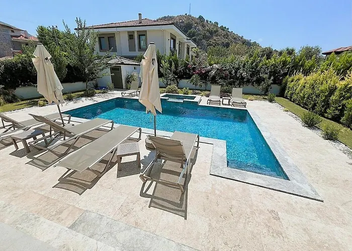Sahra Premium - Luxury 4 Bedroom With Private Pool & Garden In Dalyan Center Ortaca