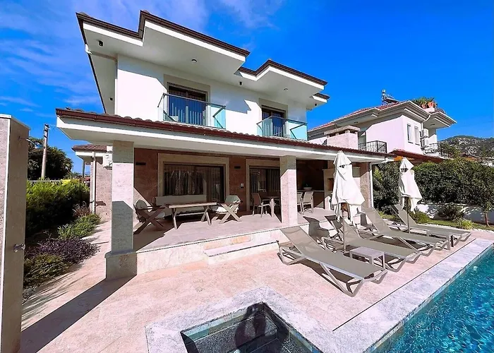 Villa Sahra Premium - Luxury 4 Bedroom With Private Pool & Garden In Dalyan Center Ortaca