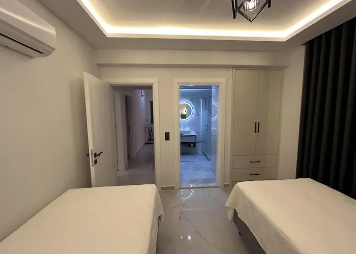 Villa Sahra Premium - Luxury 4 Bedroom With Private Pool & Garden In Dalyan Center *