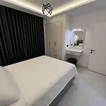 Sahra Premium - Luxury 4 Bedroom With Private Pool & Garden In Dalyan Center ヴィラ オルタジャ