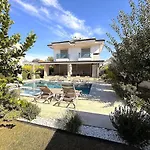 Sahra Premium - Luxury 4 Bedroom With Private Pool & Garden In Dalyan Center オルタジャ