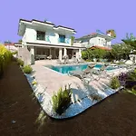 Sahra Premium - Luxury 4 Bedroom With Private Pool & Garden In Dalyan Center * オルタジャ