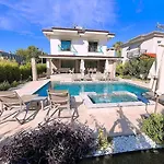 ヴィラ Sahra Premium - Luxury 4 Bedroom With Private Pool & Garden In Dalyan Center *