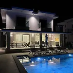 Sahra Premium - Luxury 4 Bedroom With Private Pool & Garden In Dalyan Center * オルタジャ