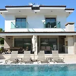 ヴィラ Sahra Premium - Luxury 4 Bedroom With Private Pool & Garden In Dalyan Center *