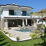 ヴィラ Sahra Premium - Luxury 4 Bedroom With Private Pool & Garden In Dalyan Center *