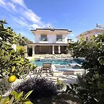 ヴィラ Sahra Premium - Luxury 4 Bedroom With Private Pool & Garden In Dalyan Center オルタジャ