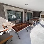 Sahra Premium - Luxury 4 Bedroom With Private Pool & Garden In Dalyan Center ヴィラ