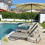 ヴィラ Sahra Premium - Luxury 4 Bedroom With Private Pool & Garden In Dalyan Center オルタジャ