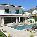 Sahra Premium - Luxury 4 Bedroom With Private Pool & Garden In Dalyan Center オルタジャ