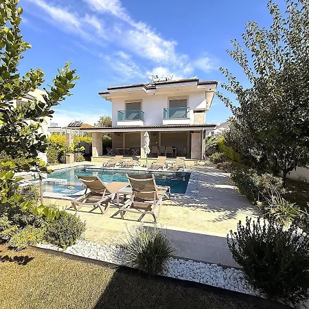 Sahra Premium - Luxury 4 Bedroom With Private Pool & Garden In Dalyan Center Ortaca (Mugla)