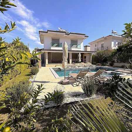 Sahra Premium - Luxury 4 Bedroom With Private Pool & Garden In Dalyan Center *