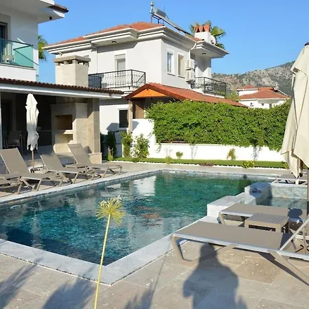 Sahra Premium - Luxury 4 Bedroom With Private Pool & Garden In Dalyan Center *