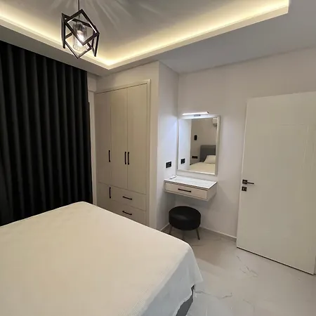 Sahra Premium - Luxury 4 Bedroom With Private Pool & Garden In Dalyan Center Вилла