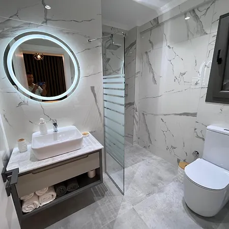 Sahra Premium - Luxury 4 Bedroom With Private Pool & Garden In Dalyan Center *