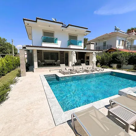 Sahra Premium - Luxury 4 Bedroom With Private Pool & Garden In Dalyan Center Вилла