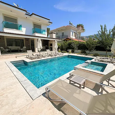 Вилла Sahra Premium - Luxury 4 Bedroom With Private Pool & Garden In Dalyan Center