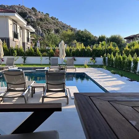 Sahra Premium - Luxury 4 Bedroom With Private Pool & Garden In Dalyan Center *
