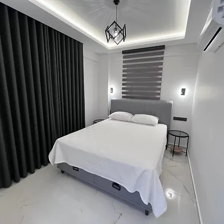 Вилла Sahra Premium - Luxury 4 Bedroom With Private Pool & Garden In Dalyan Center