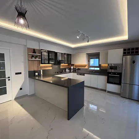 Вилла Sahra Premium - Luxury 4 Bedroom With Private Pool & Garden In Dalyan Center Ортаджа