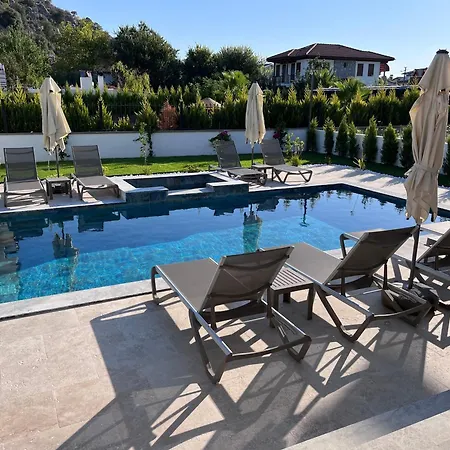 Sahra Premium - Luxury 4 Bedroom With Private Pool & Garden In Dalyan Center *