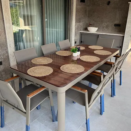 Sahra Premium - Luxury 4 Bedroom With Private Pool & Garden In Dalyan Center *