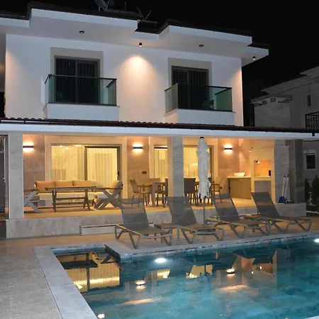 Вилла Sahra Premium - Luxury 4 Bedroom With Private Pool & Garden In Dalyan Center *