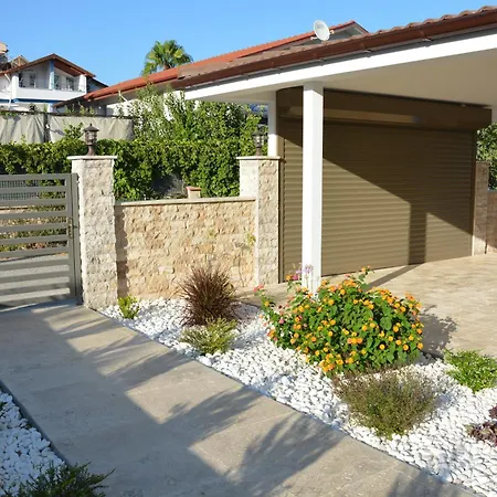 Sahra Premium - Luxury 4 Bedroom With Private Pool & Garden In Dalyan Center * Ортаджа