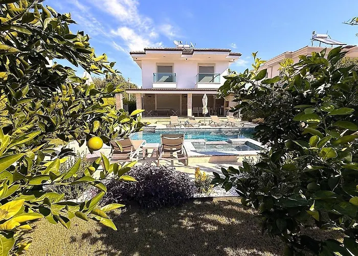 Sahra Premium - Luxury 4 Bedroom With Private Pool & Garden In Dalyan Center Ortaca (Mugla)