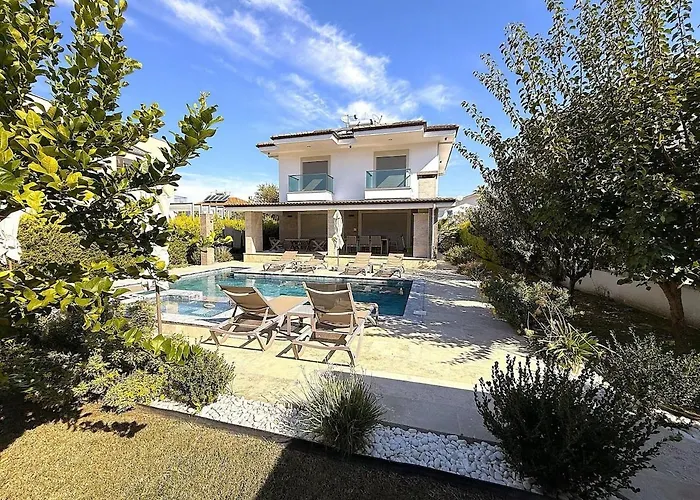 Sahra Premium - Luxury 4 Bedroom With Private Pool & Garden In Dalyan Center Ortaca