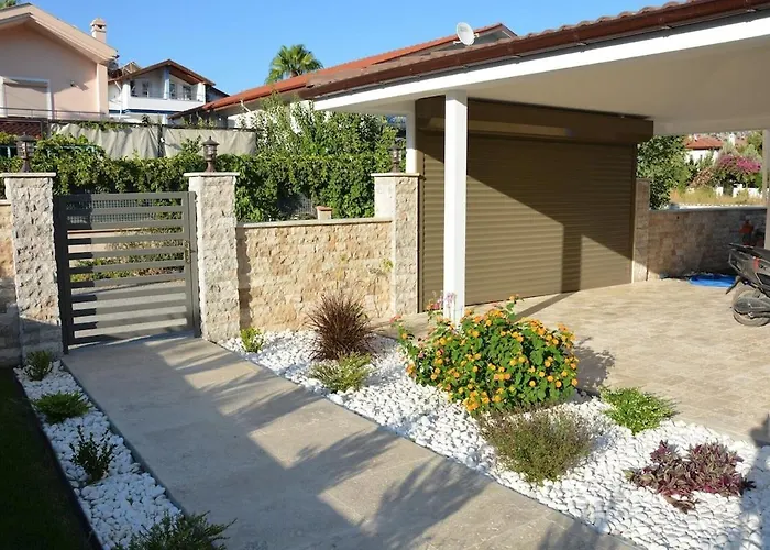 Sahra Premium - Luxury 4 Bedroom With Private Pool & Garden In Dalyan Center Villa