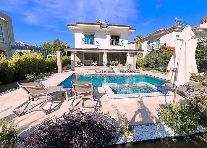 Villa Sahra Premium - Luxury 4 Bedroom With Private Pool & Garden In Dalyan Center *