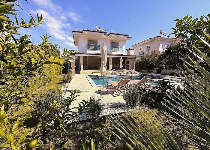 Villa Sahra Premium - Luxury 4 Bedroom With Private Pool & Garden In Dalyan Center