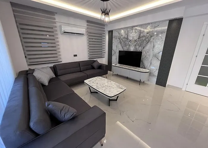 Villa Sahra Premium - Luxury 4 Bedroom With Private Pool & Garden In Dalyan Center *