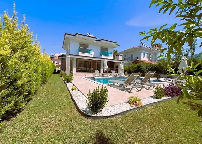 Sahra Premium - Luxury 4 Bedroom With Private Pool & Garden In Dalyan Center Ortaca