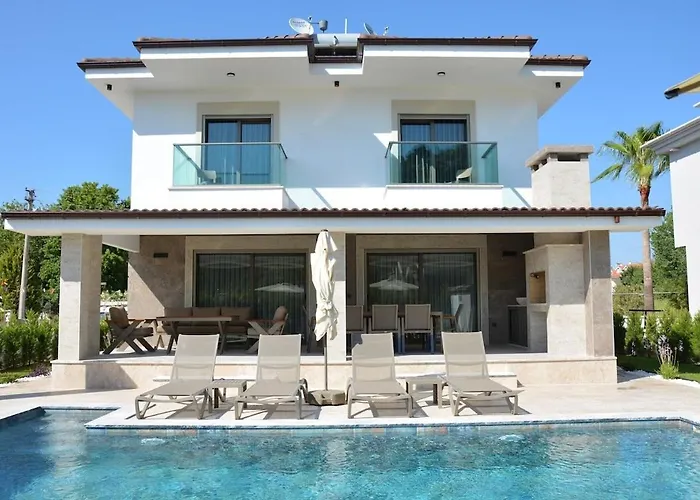 Villa Sahra Premium - Luxury 4 Bedroom With Private Pool & Garden In Dalyan Center *