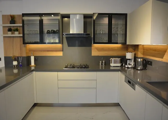 Sahra Premium - Luxury 4 Bedroom With Private Pool & Garden In Dalyan Center