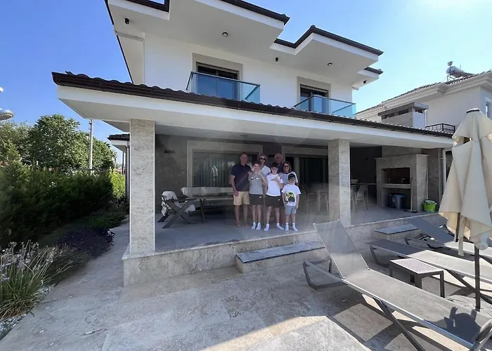 Villa Sahra Premium - Luxury 4 Bedroom With Private Pool & Garden In Dalyan Center