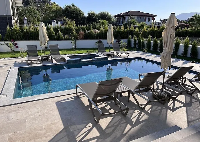 Villa Sahra Premium - Luxury 4 Bedroom With Private Pool & Garden In Dalyan Center Ortaca