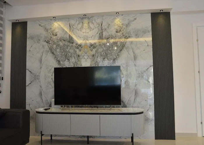 Sahra Premium - Luxury 4 Bedroom With Private Pool & Garden In Dalyan Center