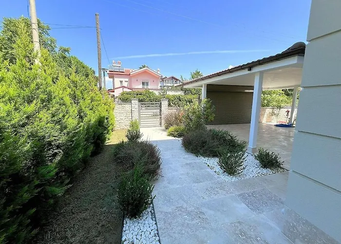 Sahra Premium - Luxury 4 Bedroom With Private Pool & Garden In Dalyan Center Villa