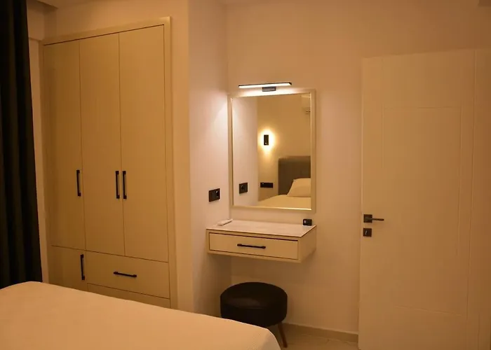 Sahra Premium - Luxury 4 Bedroom With Private Pool & Garden In Dalyan Center * Ortaca