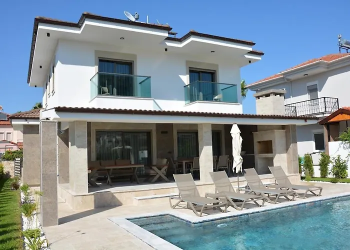 Villa Sahra Premium - Luxury 4 Bedroom With Private Pool & Garden In Dalyan Center