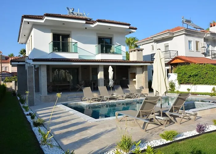 Sahra Premium - Luxury 4 Bedroom With Private Pool & Garden In Dalyan Center * Ortaca